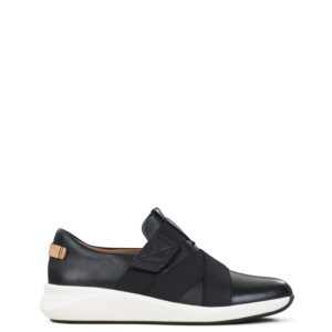 Sneakers γυναικεία Clarks Μαύρο Un Rio Strap