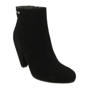 Μποτίνια She - He -